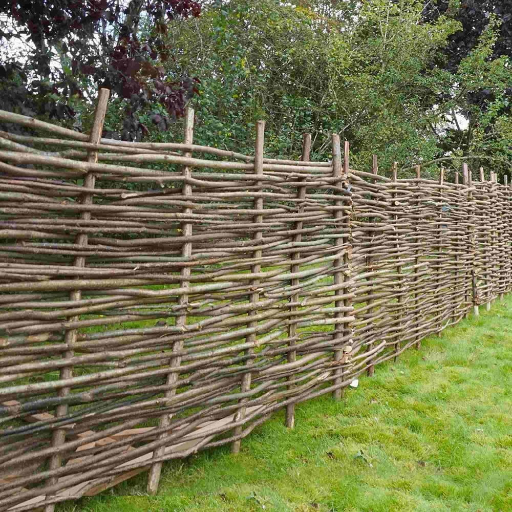 small garden fence border